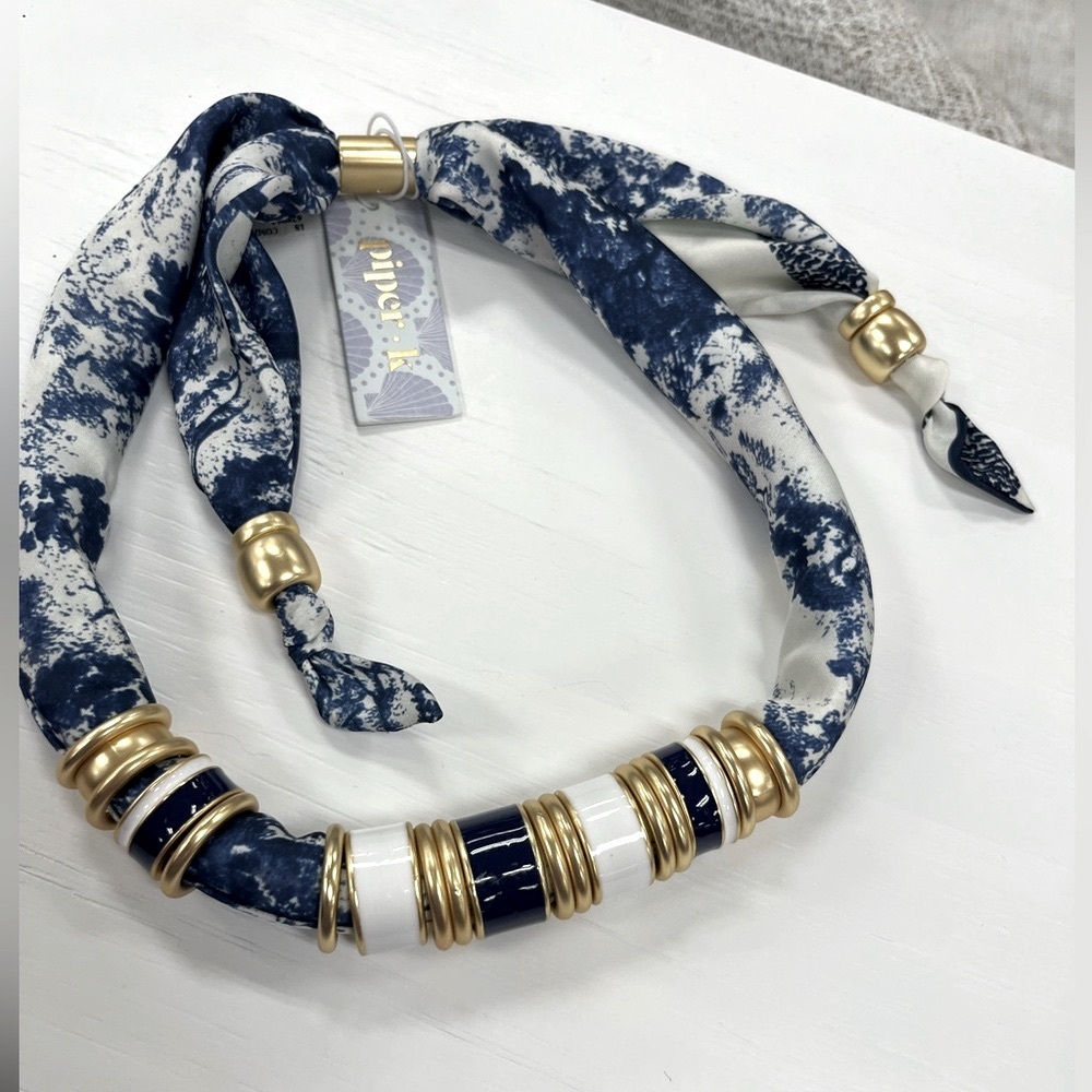 NWT ⚜️🩵💙⚜️ Piper K gorgeous blue tones adjustable scarf necklace - Picture 12 of 14